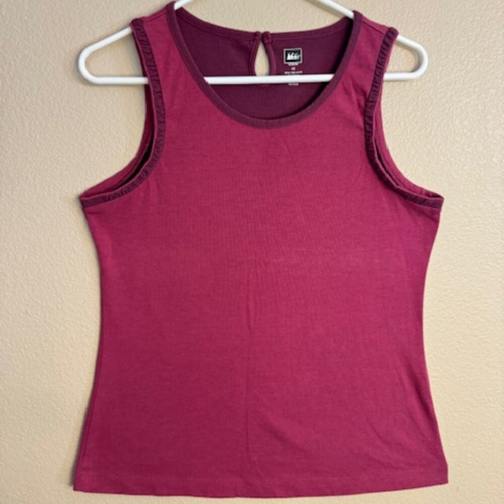 REI Tank Top Womens Size Medium Burgandy Wine Color EUC 1053